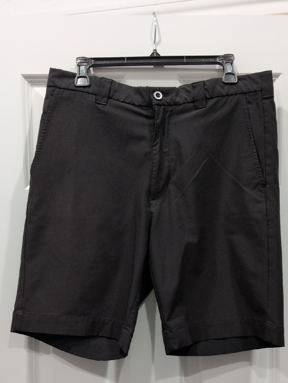 Roundtree & Yorke Black Flat-Front Men’s Shorts